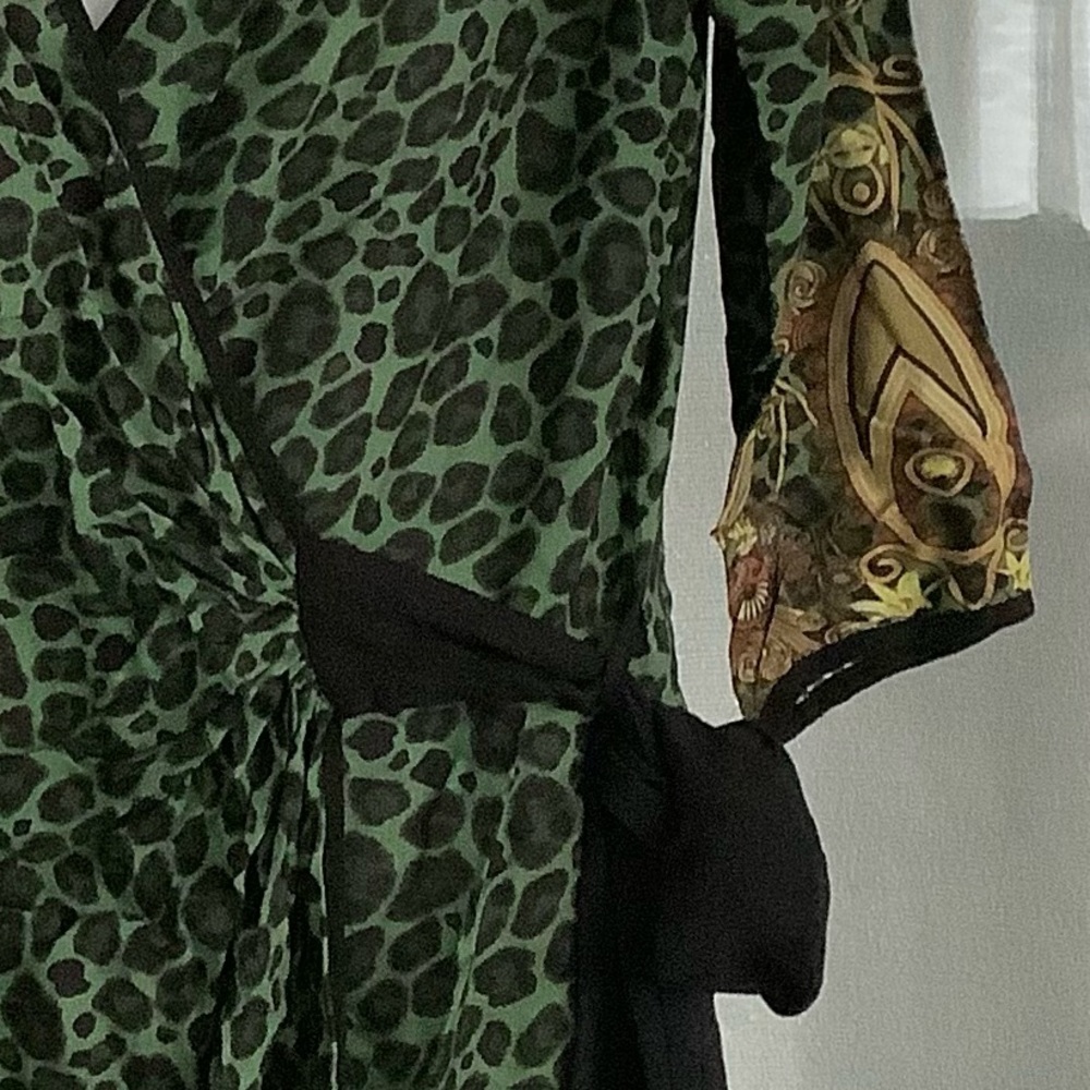 Genuine Analili Rayon Wrap Dress - Picture 11 of 11